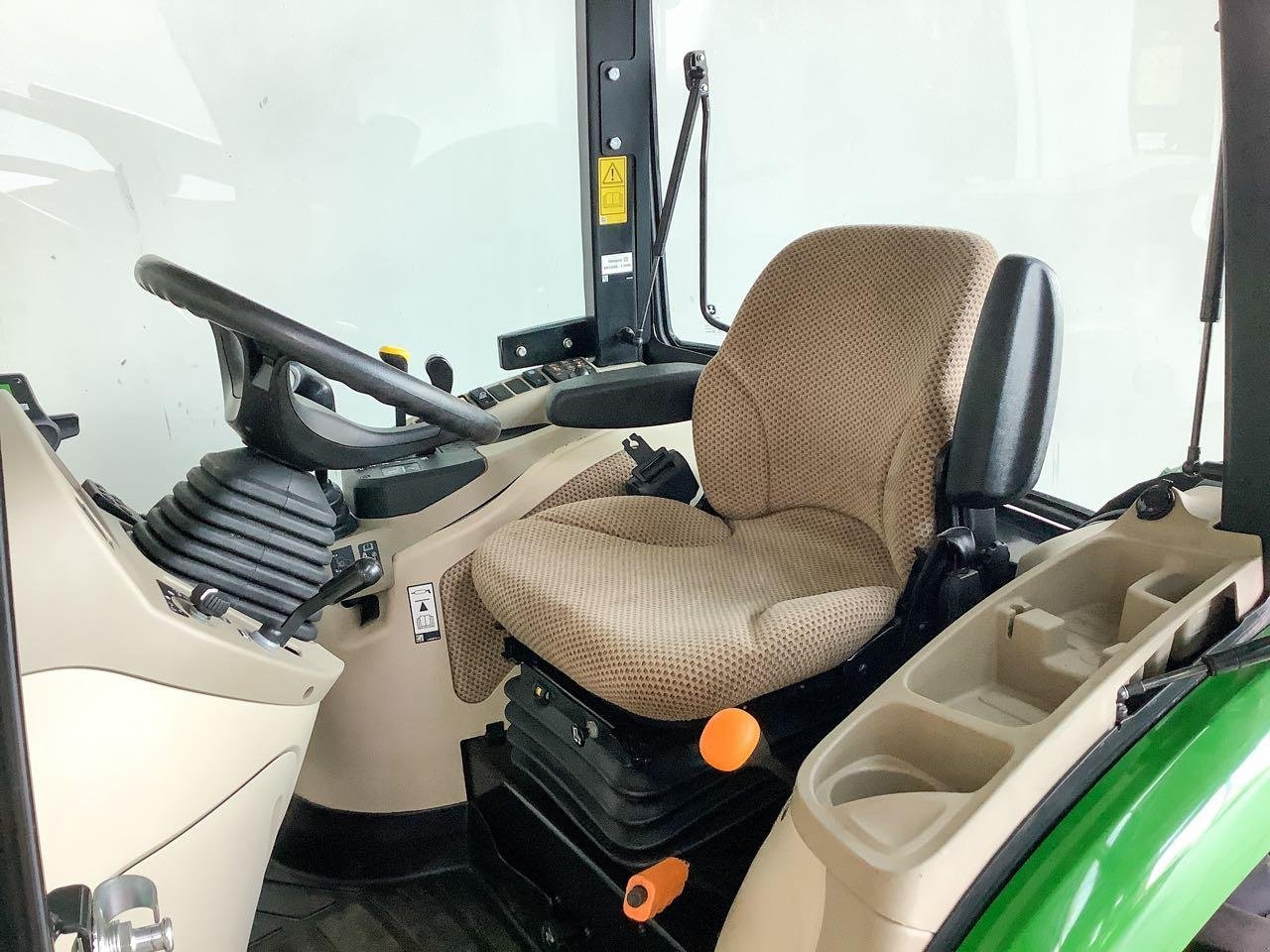 Kommunaltraktor tip John Deere 3046R, Mietmaschine in Beckum (Poză 3)