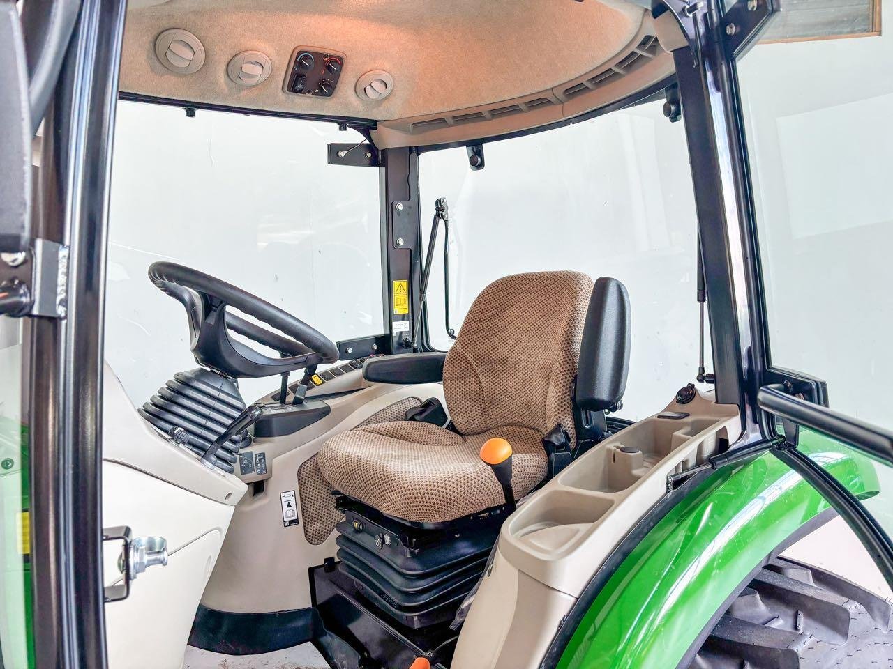 Kommunaltraktor typu John Deere 3046R, Gebrauchtmaschine v Beckum (Obrázek 5)