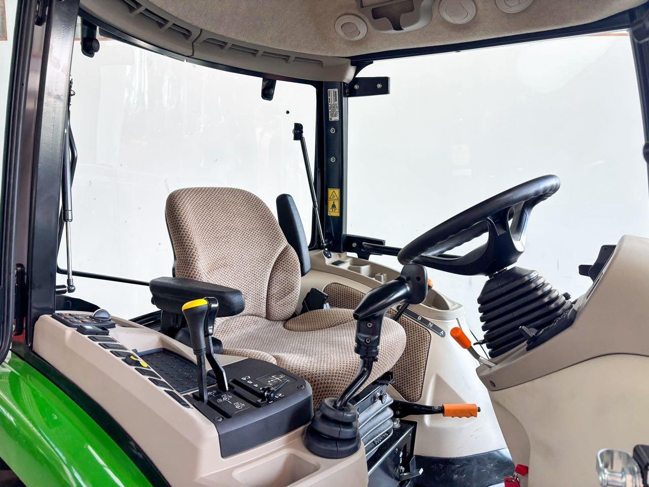 Kommunaltraktor typu John Deere 3046R, Gebrauchtmaschine v Beckum (Obrázek 7)