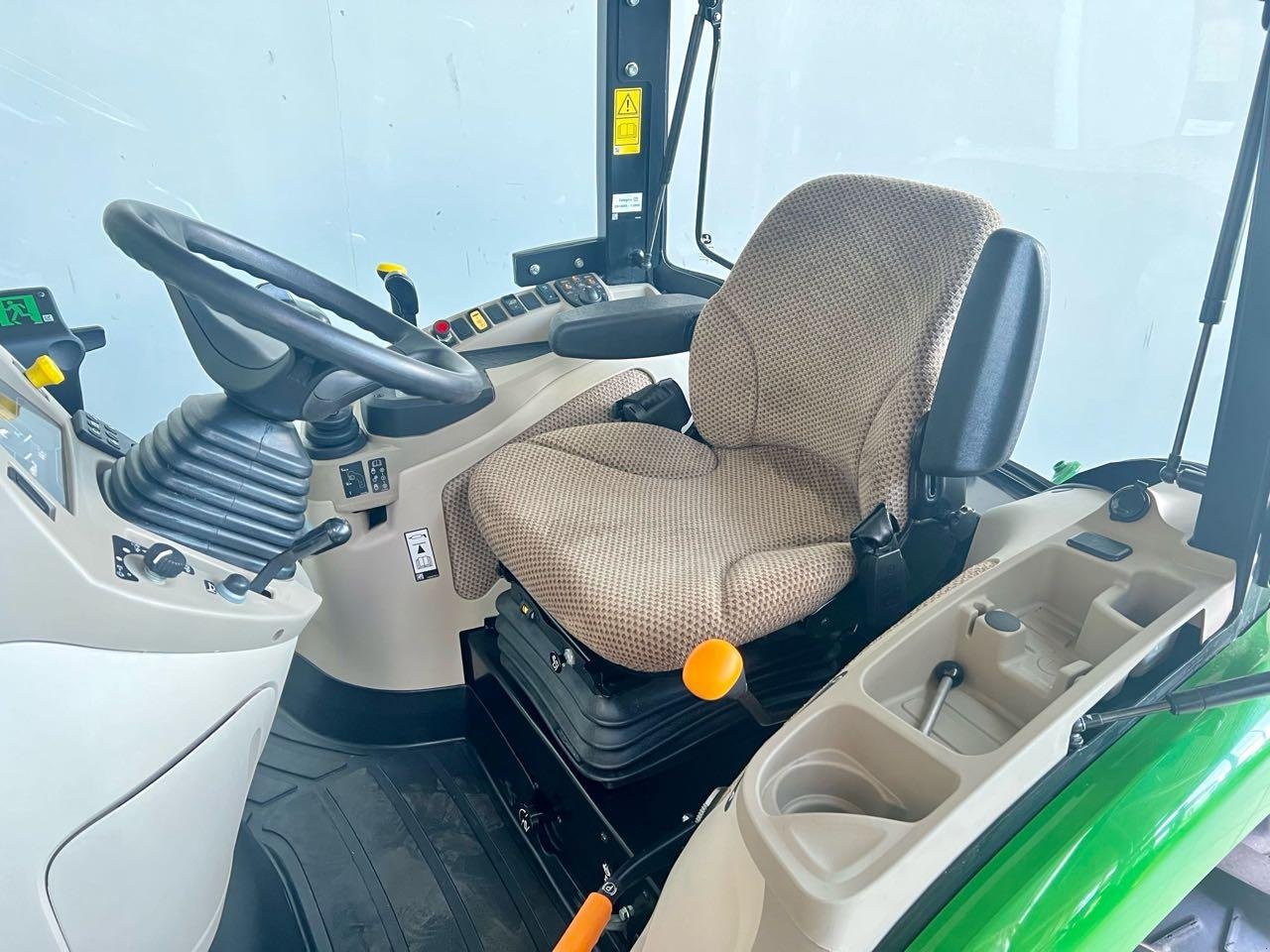 Kommunaltraktor tip John Deere 3046R, Gebrauchtmaschine in Beckum (Poză 3)