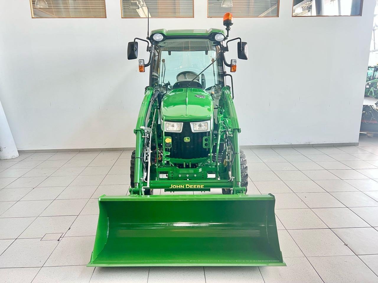 Kommunaltraktor tip John Deere 3046R, Gebrauchtmaschine in Beckum (Poză 4)