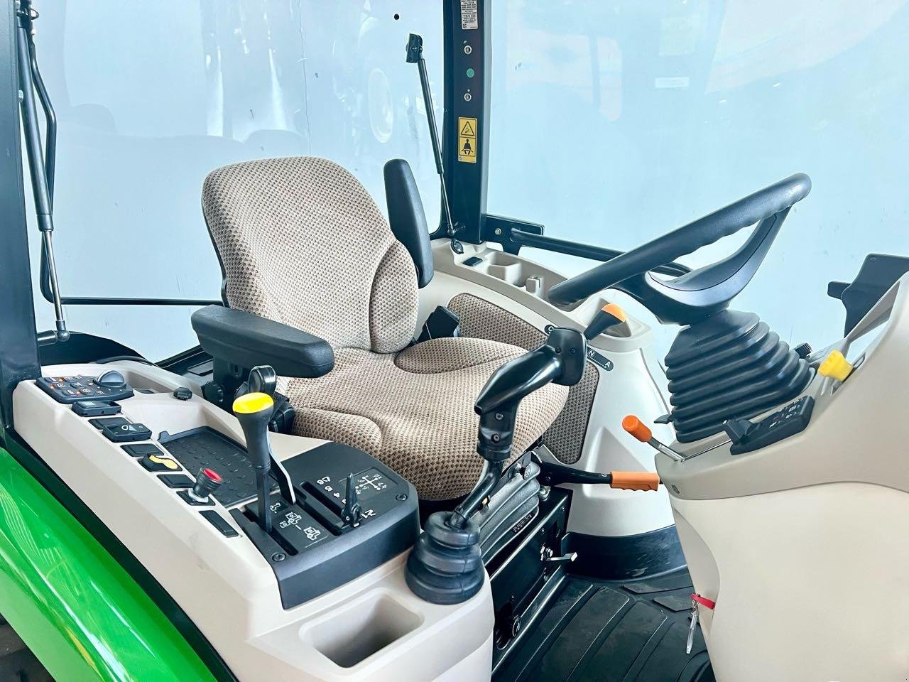 Kommunaltraktor tip John Deere 3046R, Gebrauchtmaschine in Beckum (Poză 5)