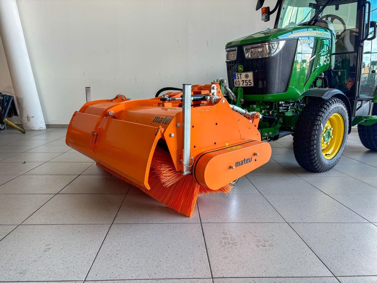 Kommunaltraktor des Typs John Deere 3046R, Gebrauchtmaschine in Beckum (Bild 7)