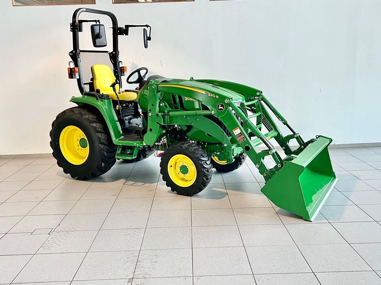 Kommunaltraktor tip John Deere 3046R, Gebrauchtmaschine in Beckum (Poză 2)