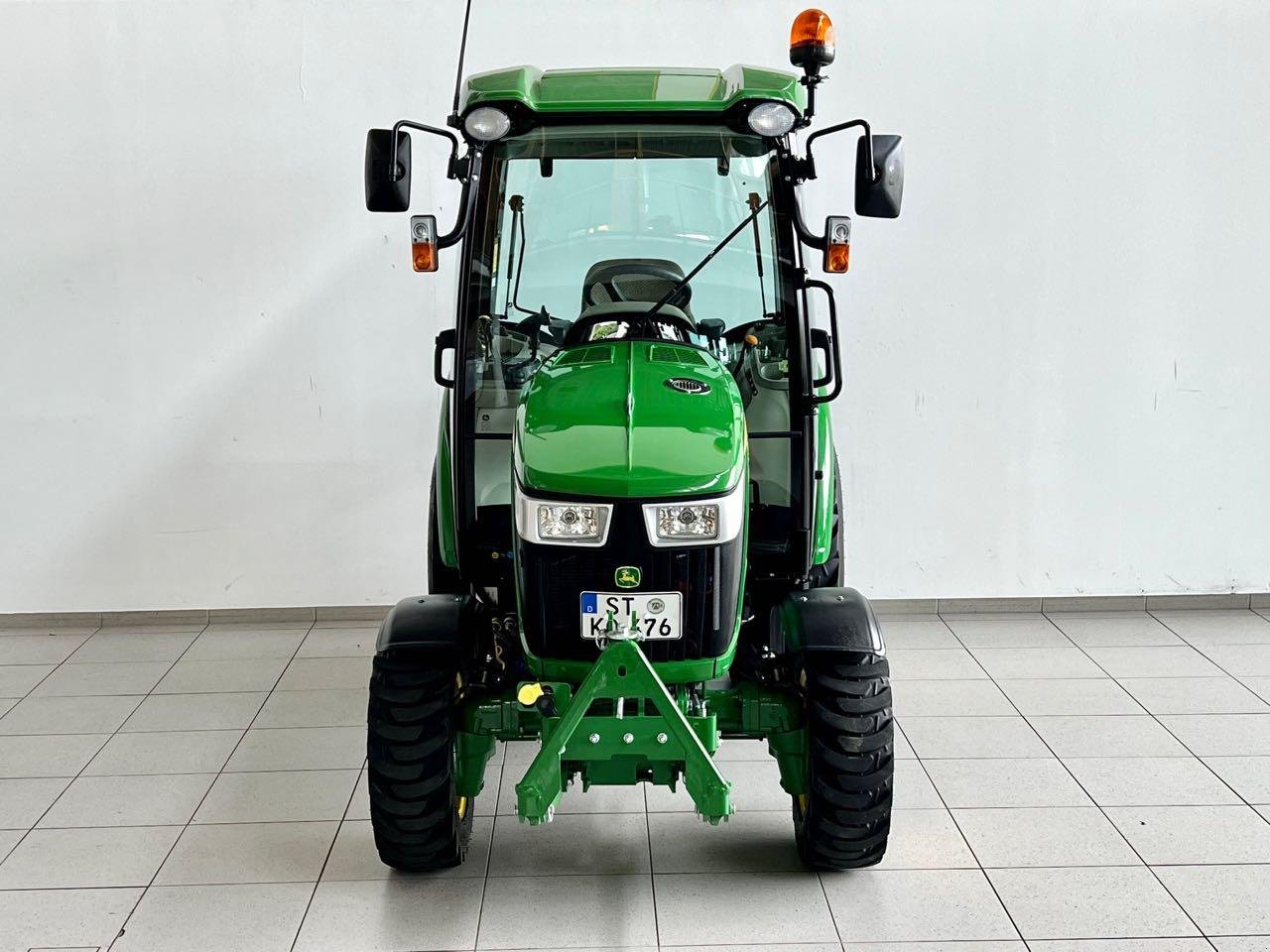 Kommunaltraktor του τύπου John Deere 3046R, Gebrauchtmaschine σε Neubeckum (Φωτογραφία 3)