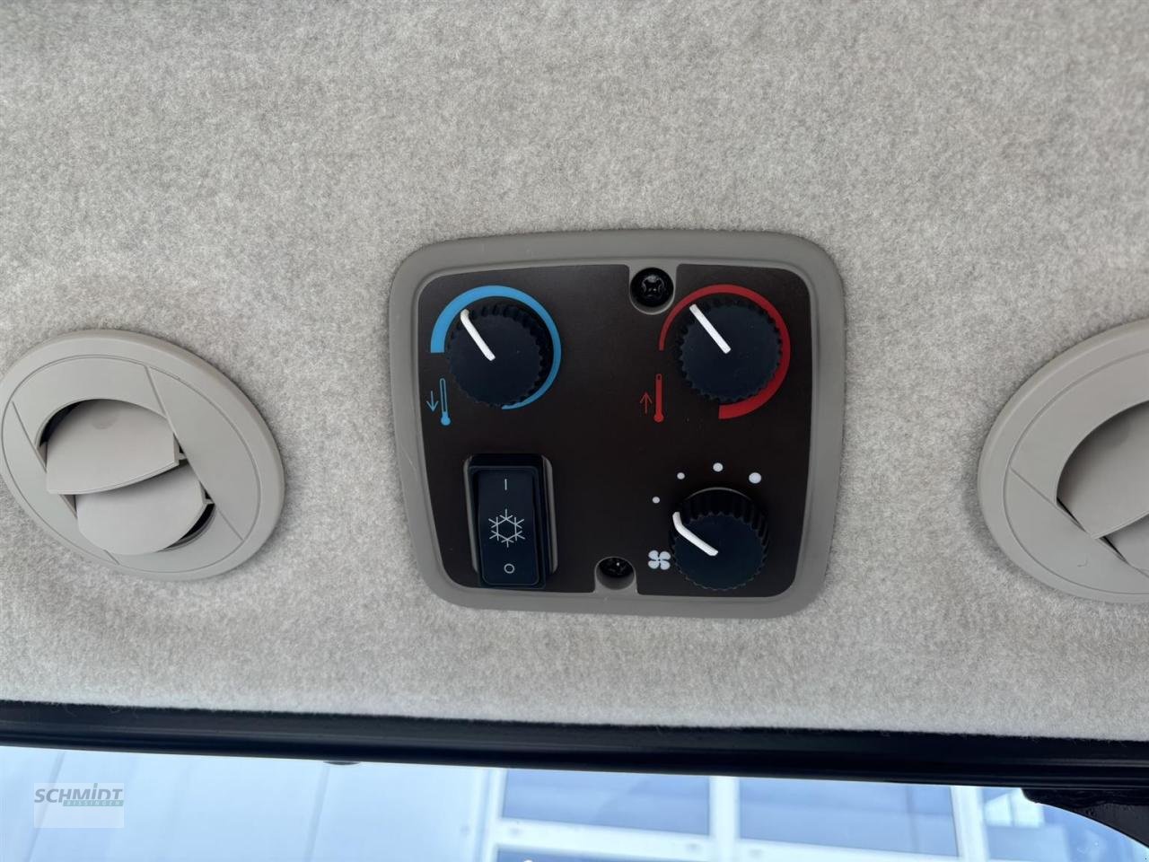 Kommunaltraktor tip John Deere 3046R, Neumaschine in Herbrechtingen (Poză 13)