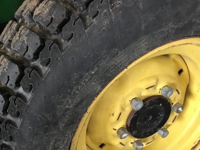 Kommunaltraktor des Typs John Deere 3320 MY11, Gebrauchtmaschine in Neubrandenburg (Bild 7)