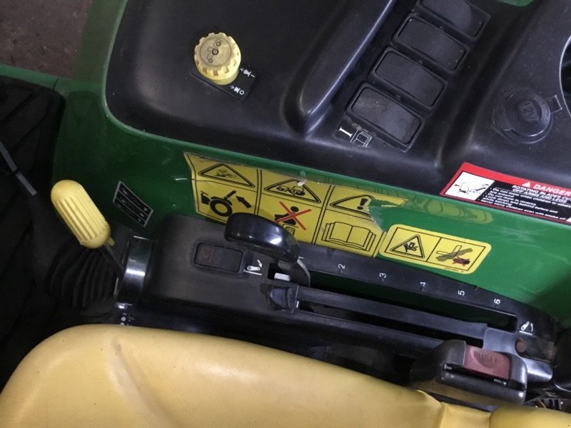 Kommunaltraktor des Typs John Deere 3320 MY11, Gebrauchtmaschine in Neubrandenburg (Bild 14)