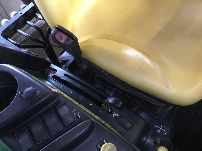 Kommunaltraktor des Typs John Deere 3320 MY11, Gebrauchtmaschine in Neubrandenburg (Bild 20)