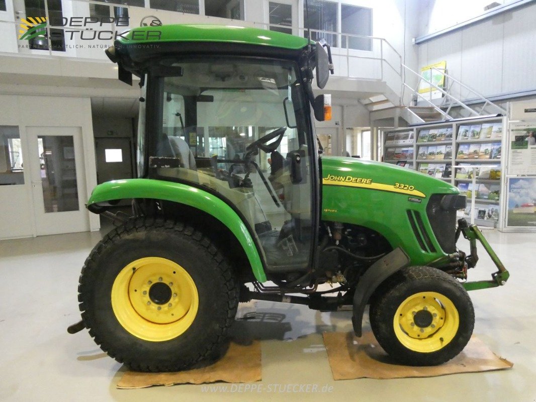 Kommunaltraktor del tipo John Deere 3320, Gebrauchtmaschine en Lauterberg/Barbis (Imagen 5)