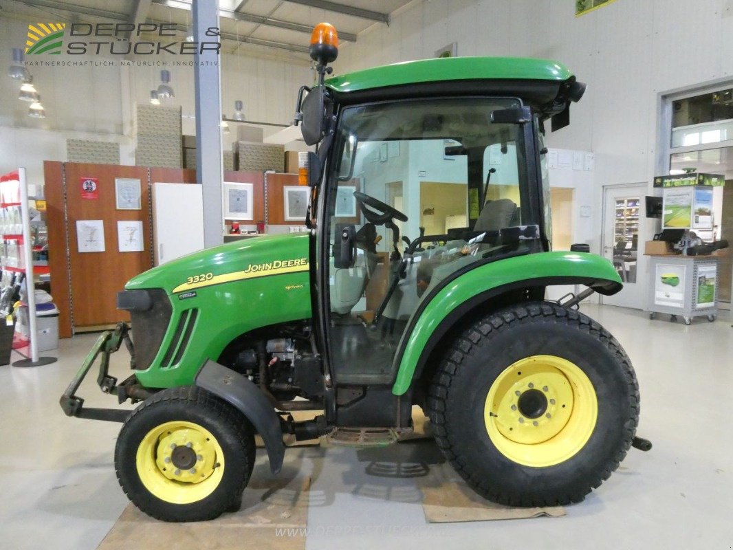 Kommunaltraktor del tipo John Deere 3320, Gebrauchtmaschine en Lauterberg/Barbis (Imagen 11)