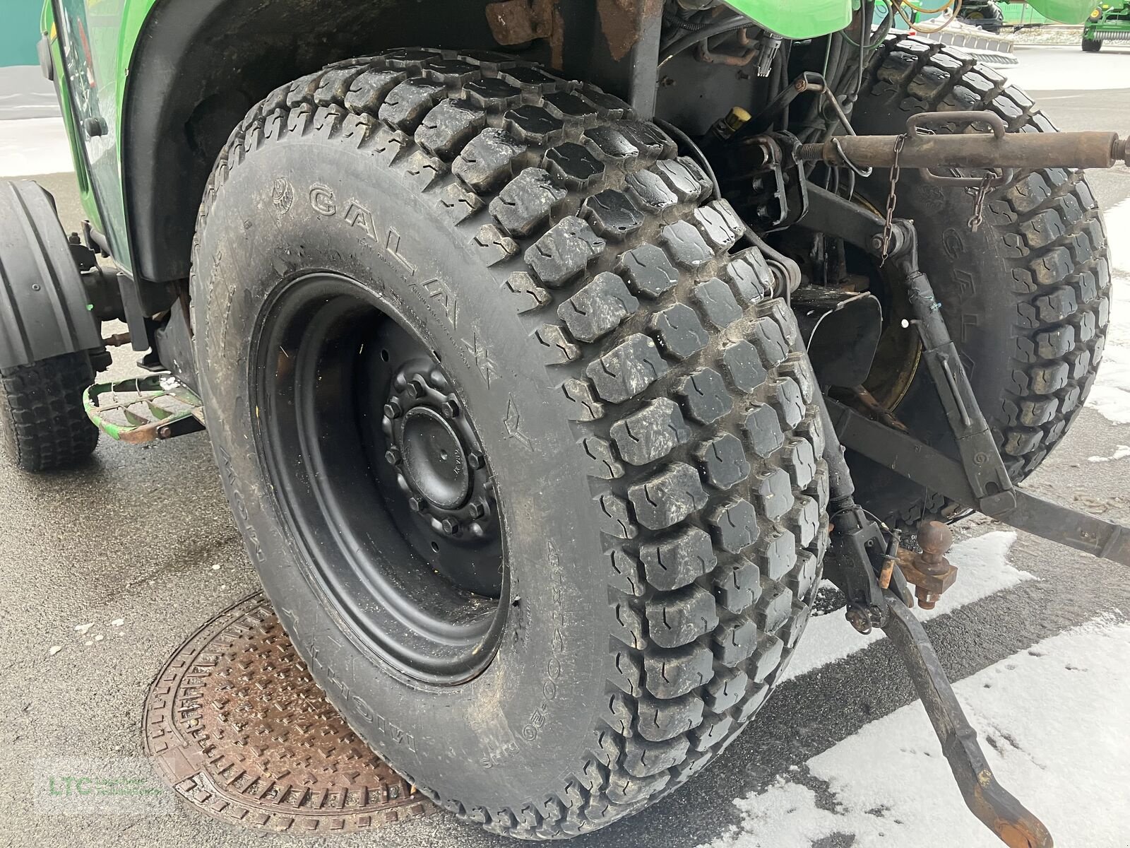 Kommunaltraktor of the type John Deere 3320, Gebrauchtmaschine in Redlham (Picture 18)