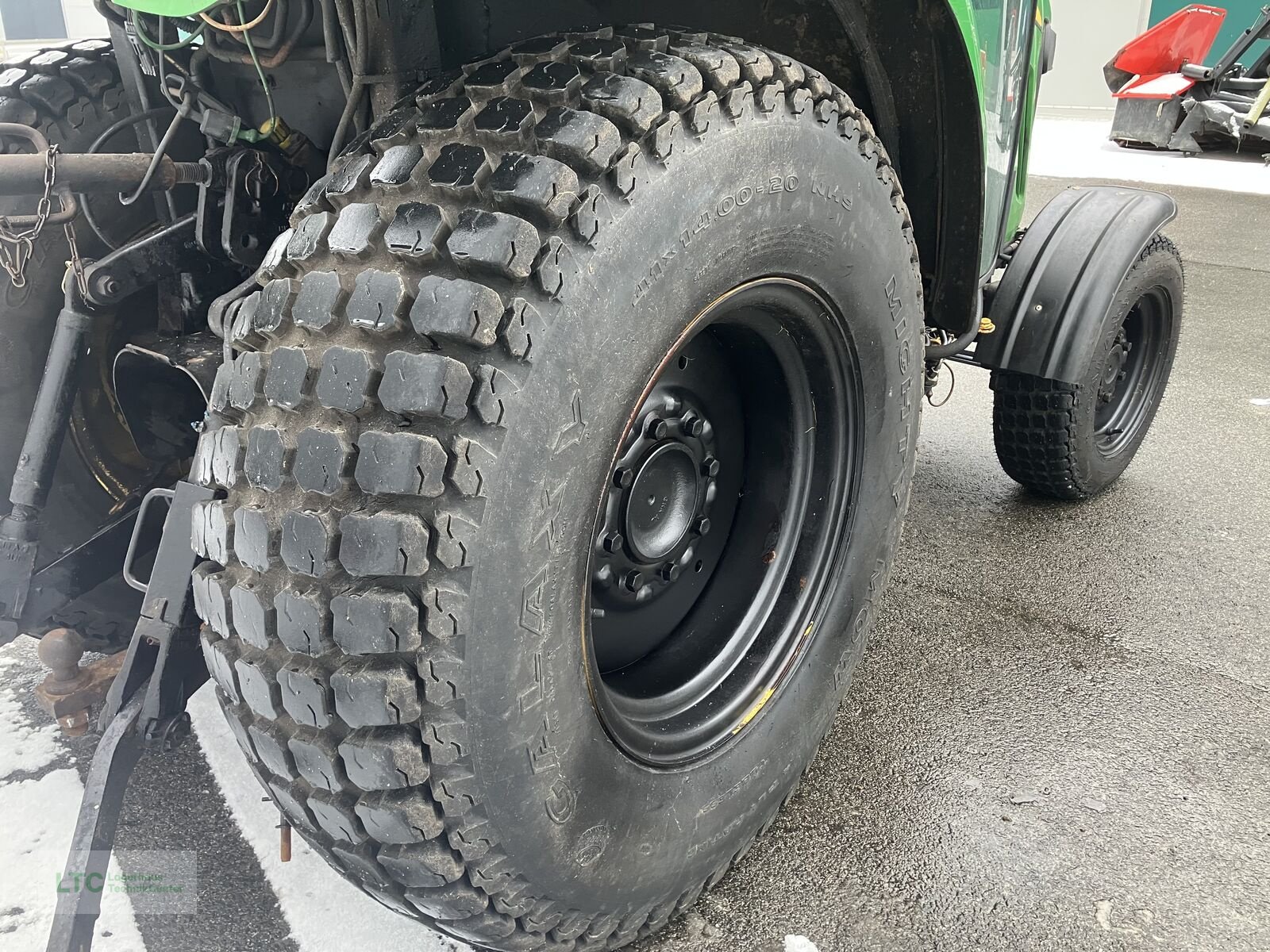 Kommunaltraktor of the type John Deere 3320, Gebrauchtmaschine in Redlham (Picture 17)