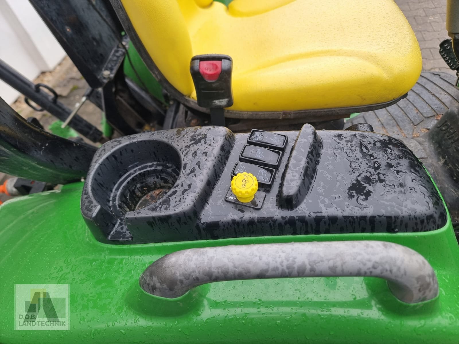 Kommunaltraktor tip John Deere 3520 e-hydro, Gebrauchtmaschine in Regensburg (Poză 10)