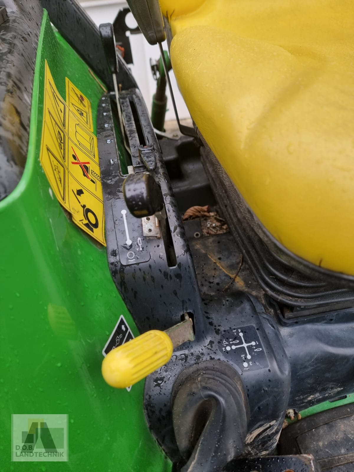 Kommunaltraktor tip John Deere 3520 e-hydro, Gebrauchtmaschine in Regensburg (Poză 12)