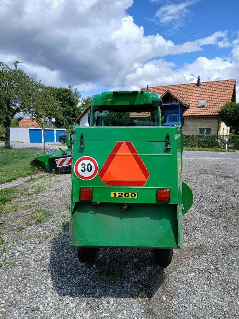 Kommunaltraktor des Typs John Deere 3520, Gebrauchtmaschine in Lengnau (Bild 5)