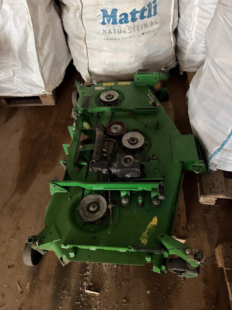 Kommunaltraktor типа John Deere 3520, Gebrauchtmaschine в Seon (Фотография 9)