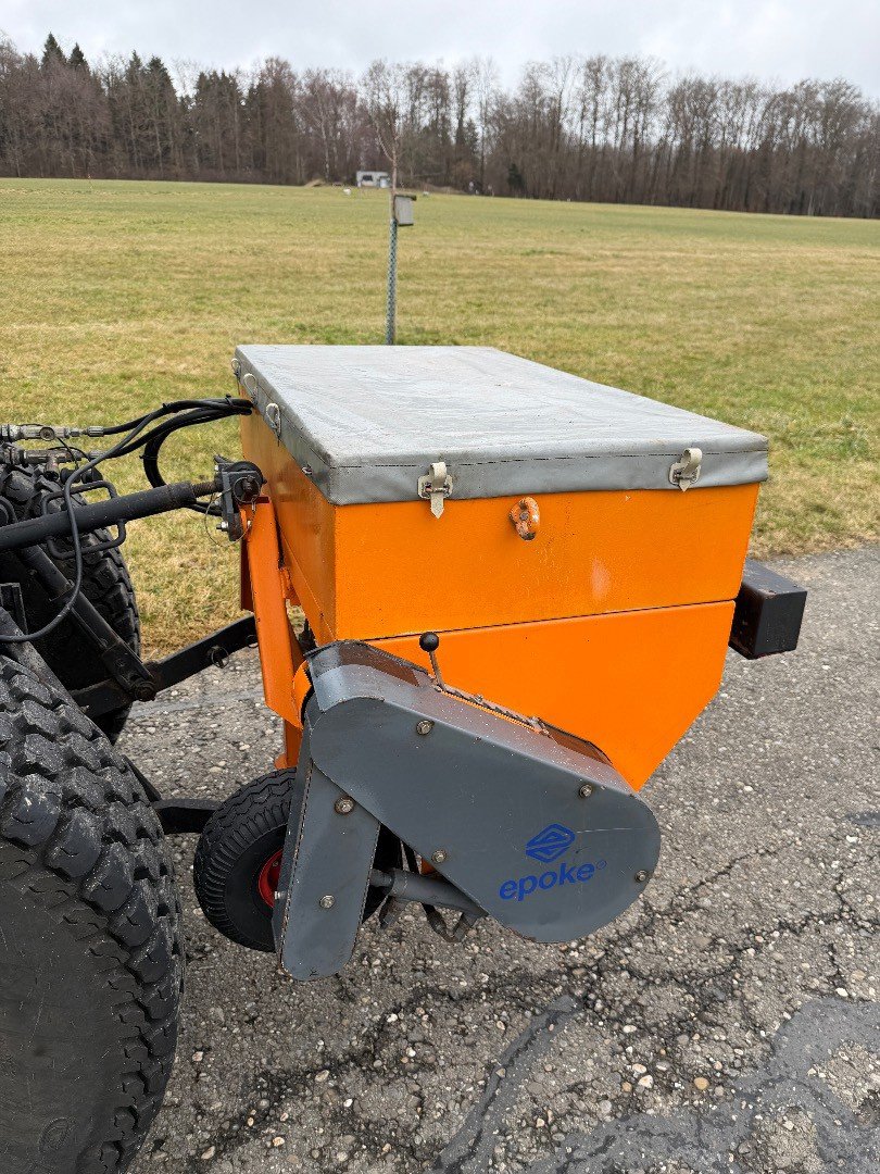 Kommunaltraktor типа John Deere 3520, Gebrauchtmaschine в Seon (Фотография 4)