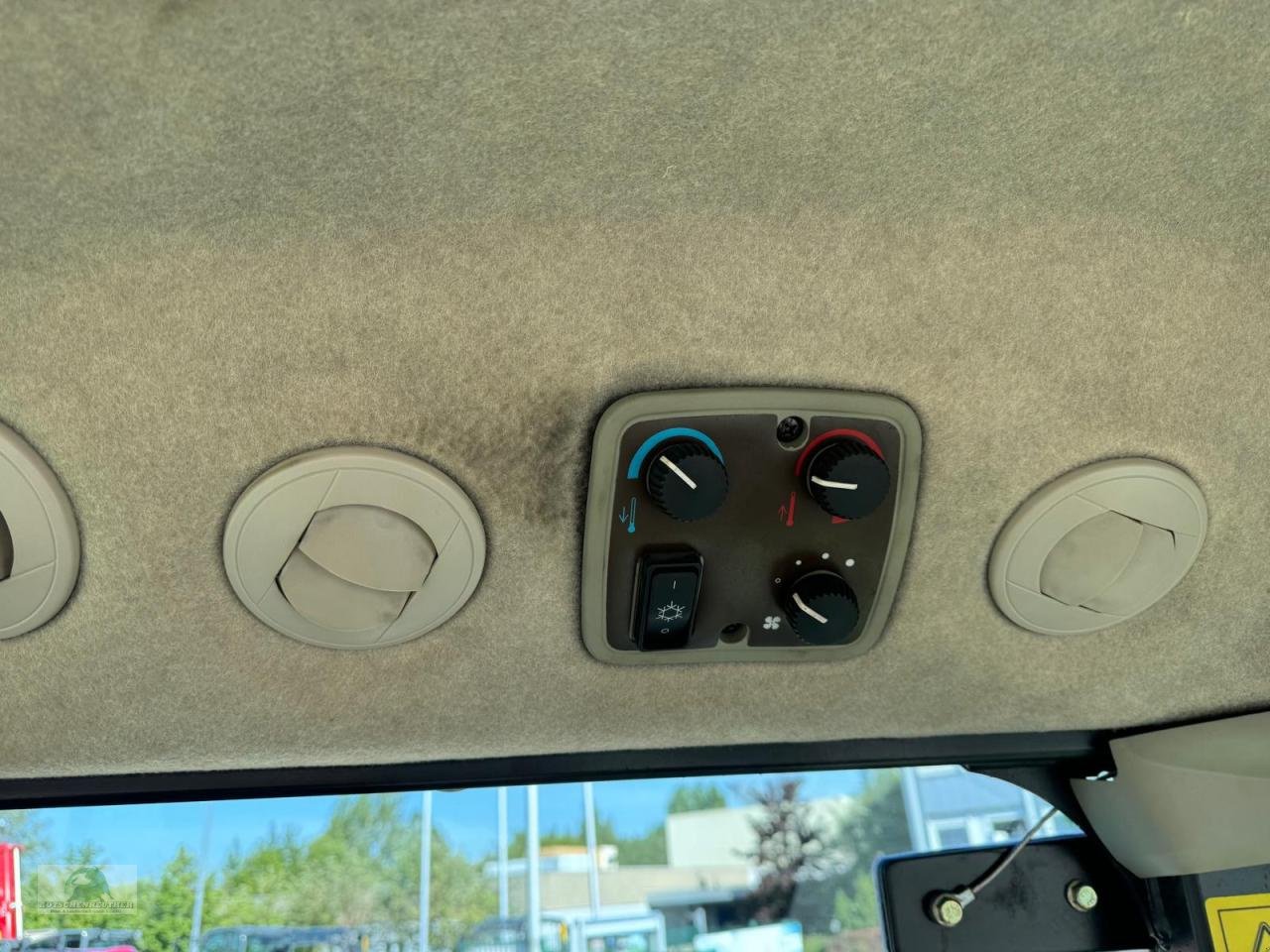 Kommunaltraktor des Typs John Deere 3720, Gebrauchtmaschine in Steinwiesen (Bild 12)