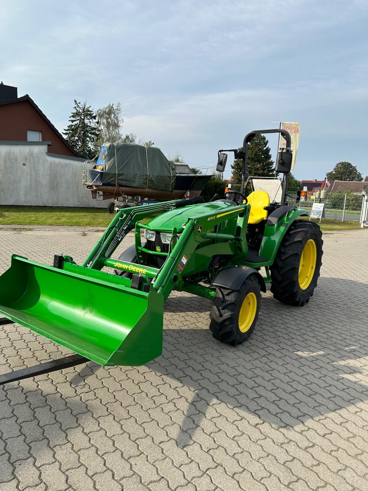 Kommunaltraktor типа John Deere 4052M, Gebrauchtmaschine в Ribnitz-Damgarten (Фотография 1)