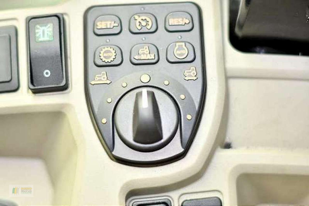 Kommunaltraktor des Typs John Deere 4052R TRAKTOR, Neumaschine in Cloppenburg (Bild 9)