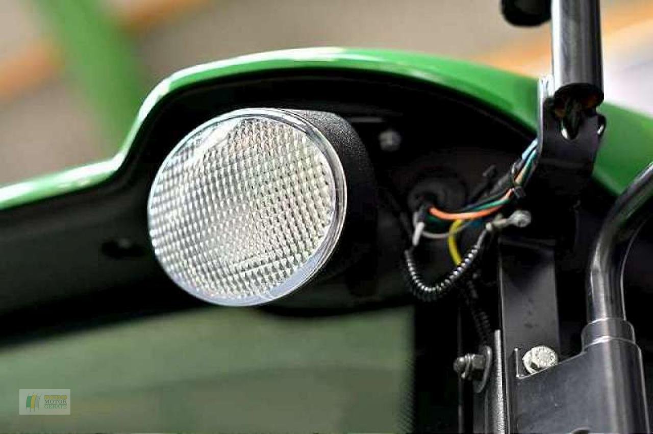 Kommunaltraktor des Typs John Deere 4052R TRAKTOR, Neumaschine in Cloppenburg (Bild 10)