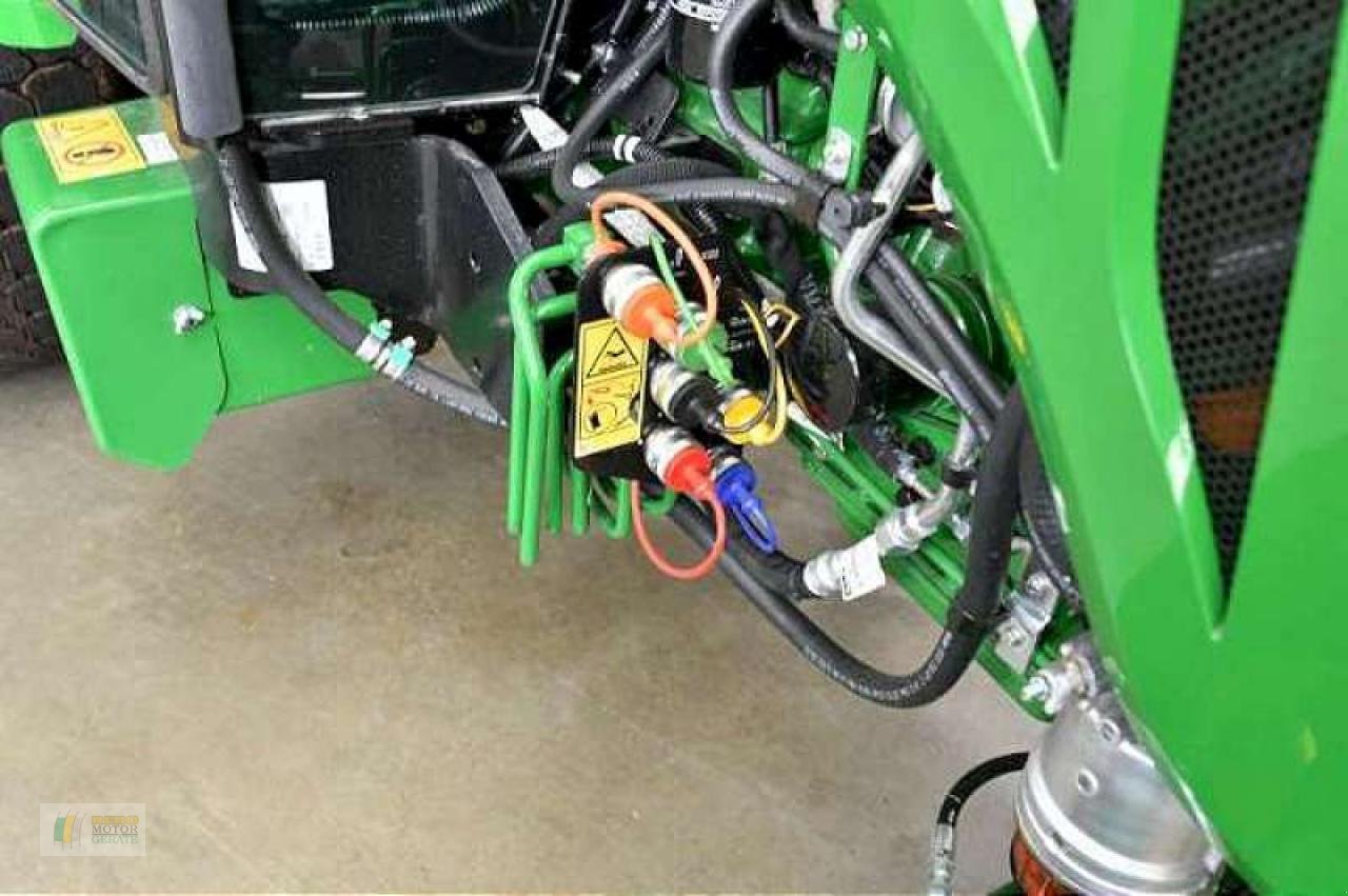 Kommunaltraktor tipa John Deere 4052R TRAKTOR, Neumaschine u Winsen (Slika 9)