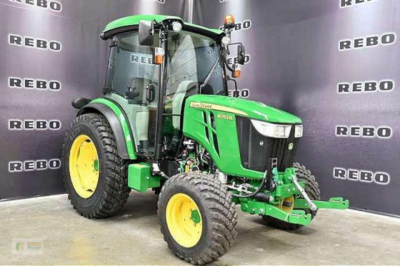 Kommunaltraktor typu John Deere 4052R TRAKTOR, Neumaschine w Cloppenburg (Zdjęcie 1)