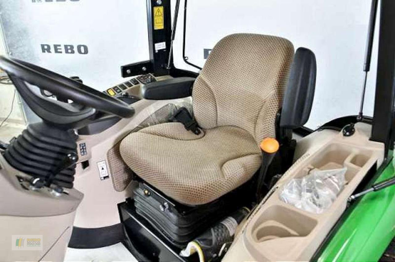 Kommunaltraktor tipa John Deere 4052R TRAKTOR, Neumaschine u Winsen (Slika 7)