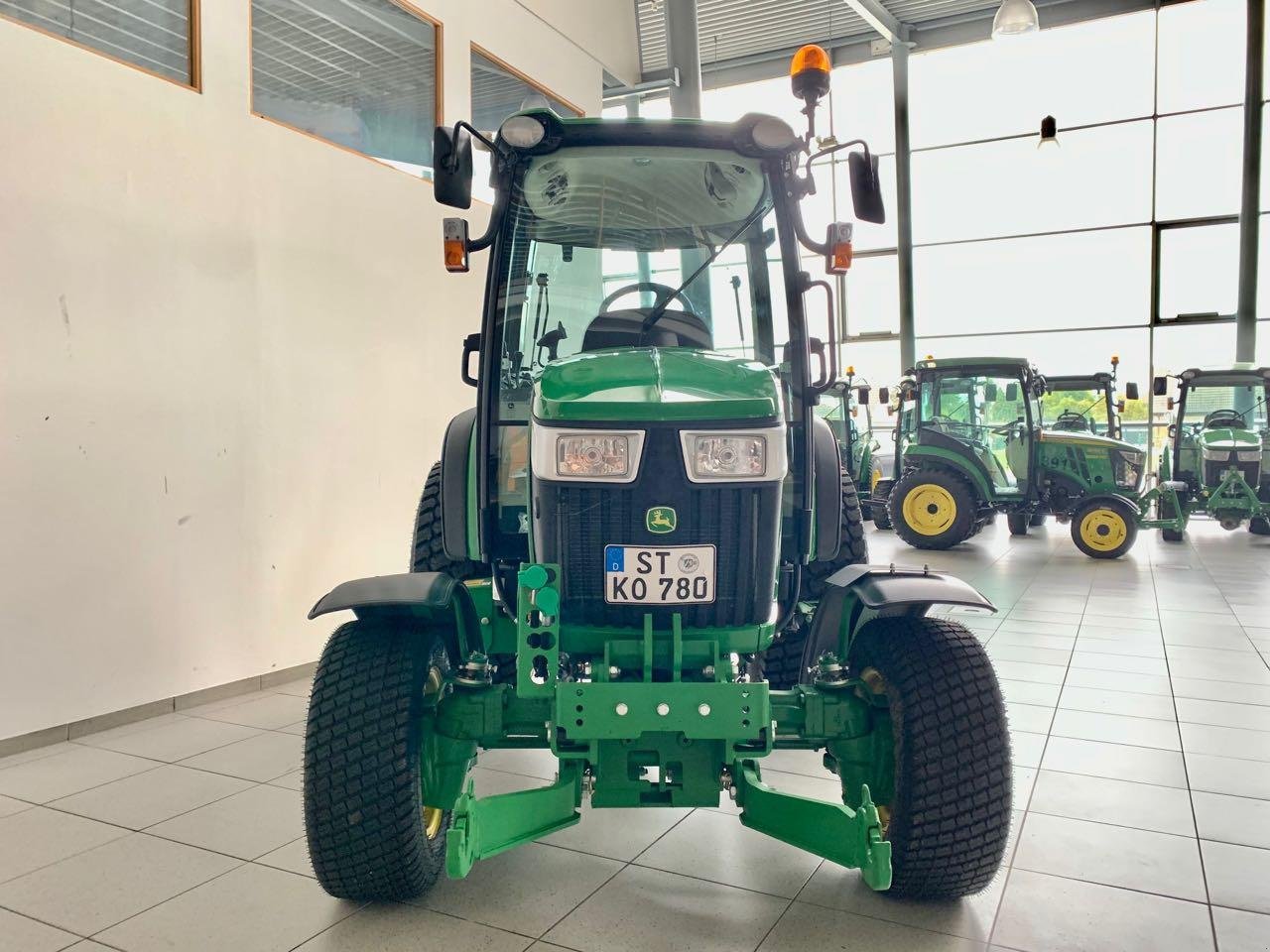 Kommunaltraktor tip John Deere 4052R, Gebrauchtmaschine in Neubeckum (Poză 3)