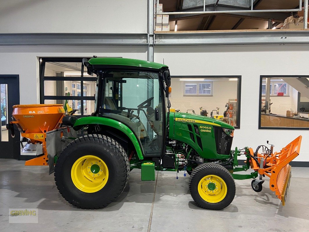 Kommunaltraktor du type John Deere 4066 Inkl. Schneeschild & Salzstreuer, Neumaschine en Ahaus (Photo 4)