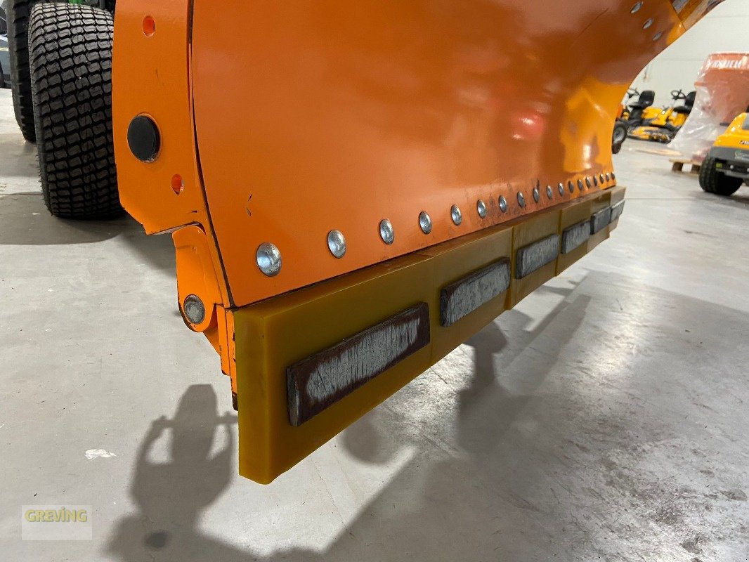 Kommunaltraktor du type John Deere 4066 Inkl. Schneeschild & Salzstreuer, Neumaschine en Ahaus (Photo 17)