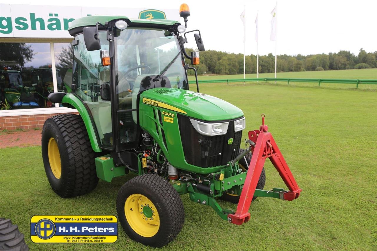 Kommunaltraktor typu John Deere 4066R, Gebrauchtmaschine v Alt Duvenstedt (Obrázek 1)