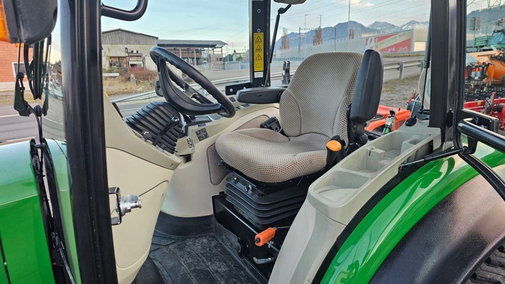 Kommunaltraktor des Typs John Deere 4066R, Gebrauchtmaschine in Altendorf (Bild 7)