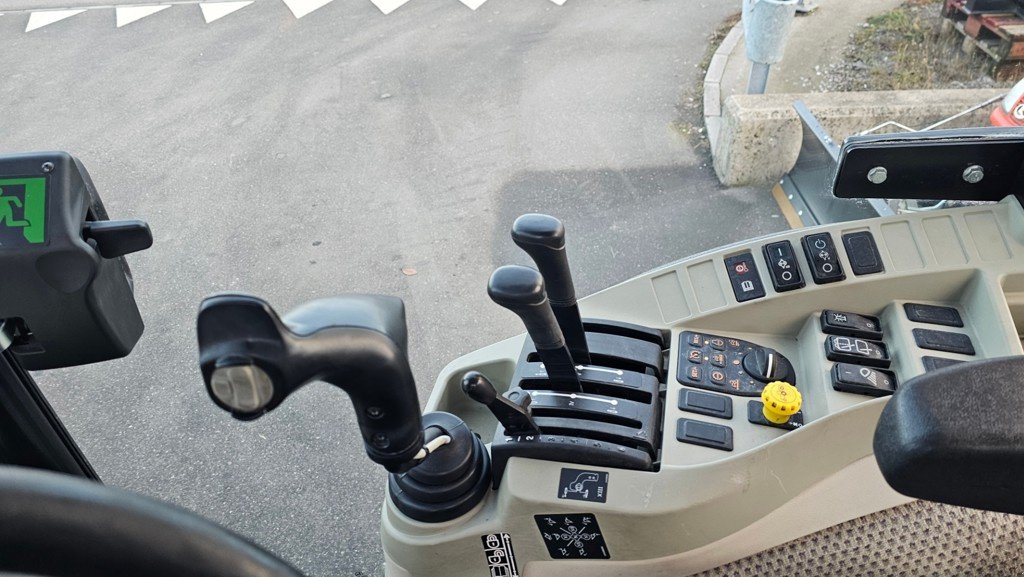 Kommunaltraktor des Typs John Deere 4066R, Gebrauchtmaschine in Altendorf (Bild 9)