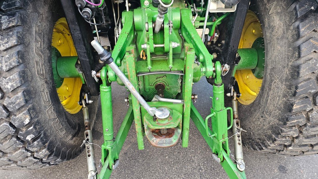 Kommunaltraktor des Typs John Deere 4066R, Gebrauchtmaschine in Altendorf (Bild 5)