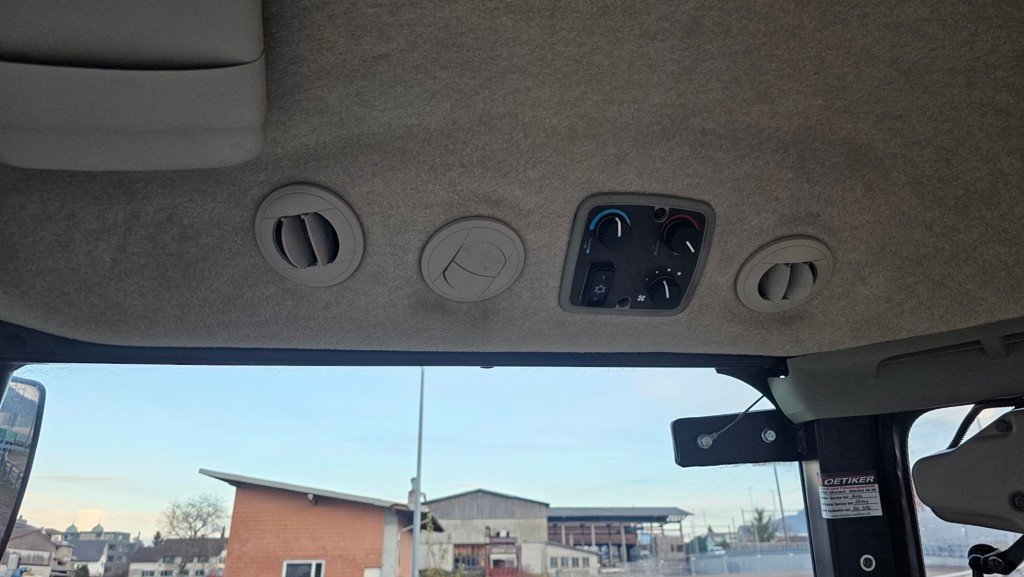 Kommunaltraktor des Typs John Deere 4066R, Gebrauchtmaschine in Altendorf (Bild 8)