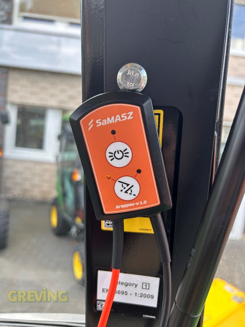 Kommunaltraktor tip John Deere 4066R, Gebrauchtmaschine in Wesseling-Berzdorf (Poză 8)