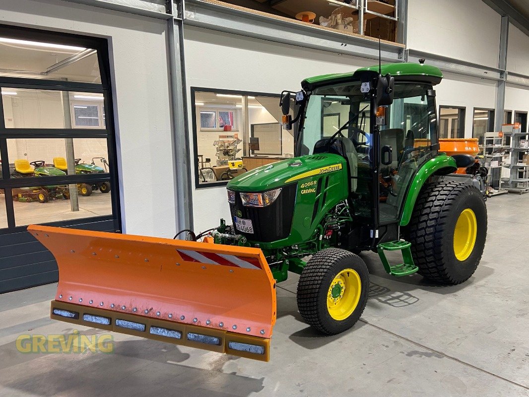 Kommunaltraktor typu John Deere 4066R, Neumaschine v Wesseling-Berzdorf (Obrázek 26)