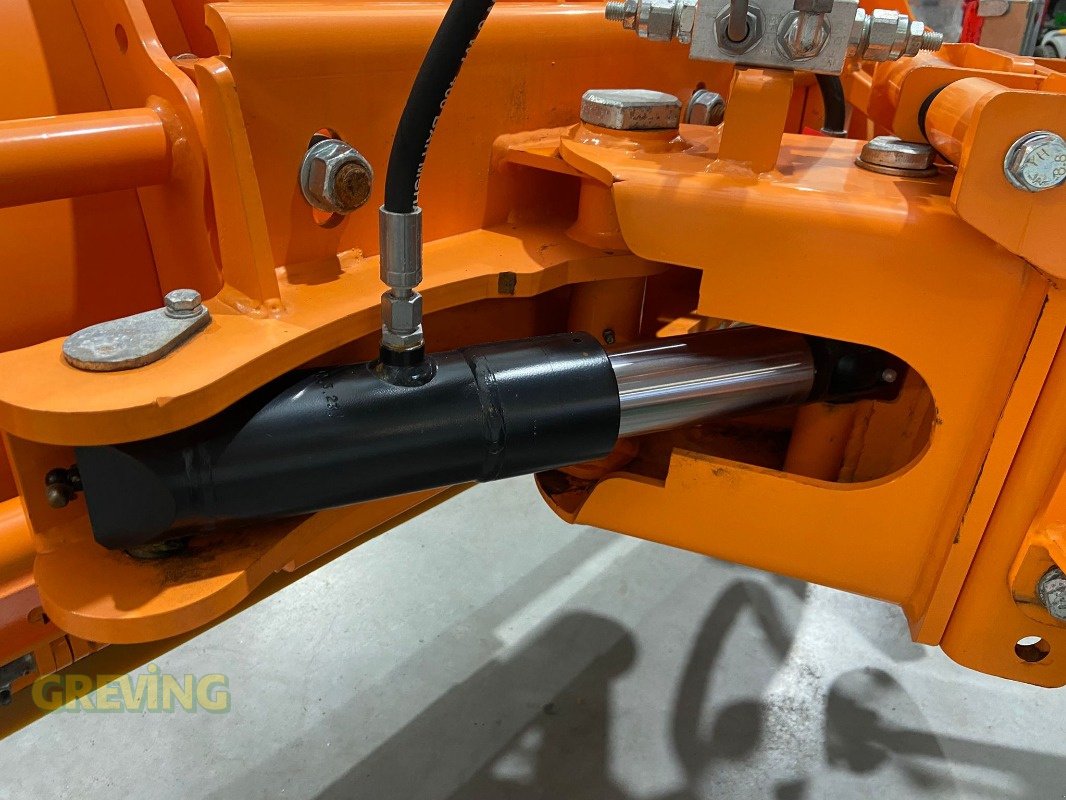 Kommunaltraktor typu John Deere 4066R, Neumaschine v Wesseling-Berzdorf (Obrázek 18)