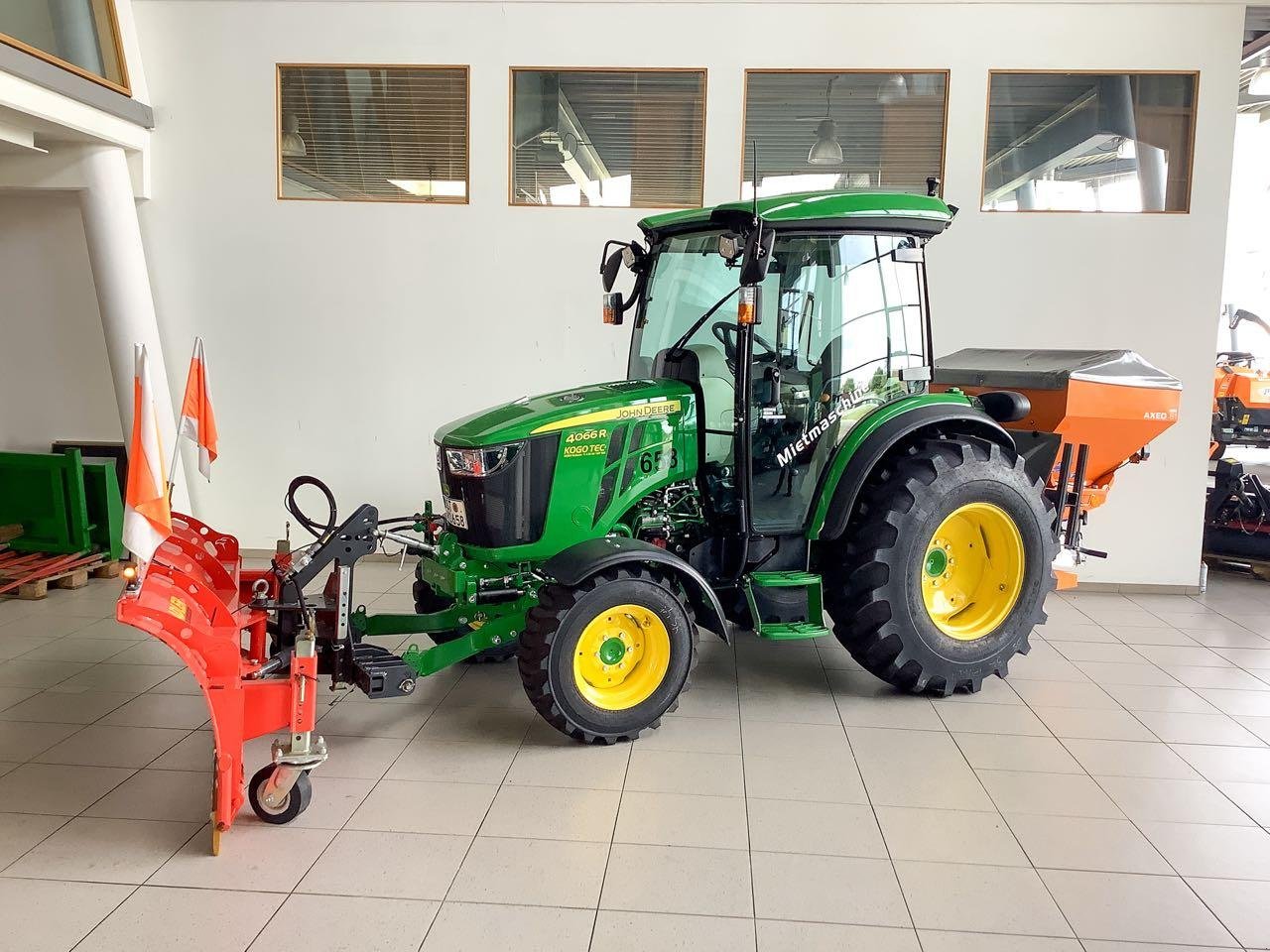 Kommunaltraktor typu John Deere 4066R, Gebrauchtmaschine v Beckum (Obrázek 2)
