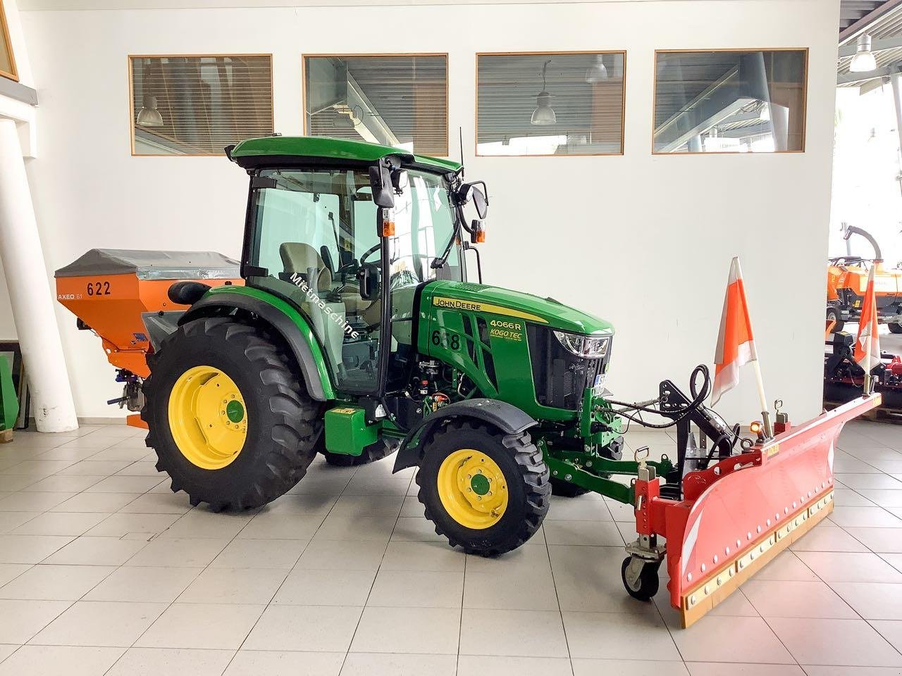 Kommunaltraktor typu John Deere 4066R, Gebrauchtmaschine v Beckum (Obrázek 4)