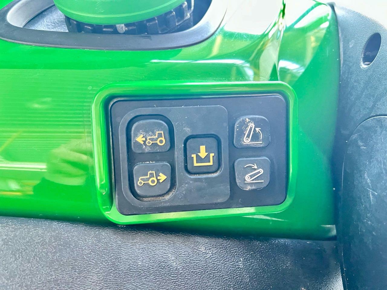 Kommunaltraktor des Typs John Deere 4066R, Mietmaschine in Beckum (Bild 10)