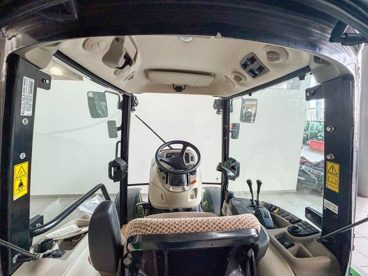 Kommunaltraktor des Typs John Deere 4066R, Gebrauchtmaschine in Beckum (Bild 8)