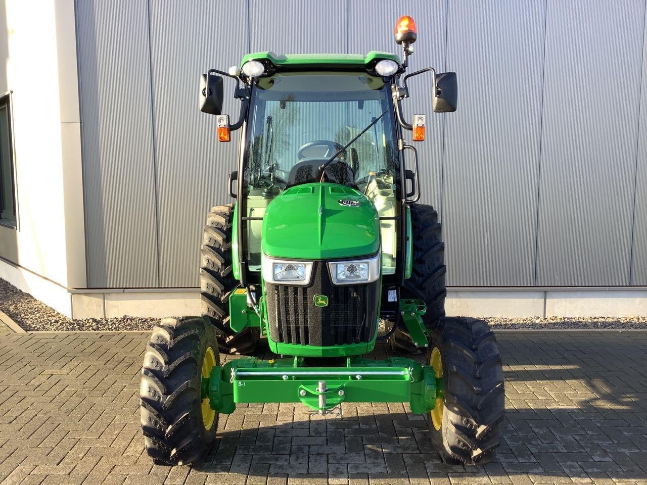 Kommunaltraktor typu John Deere 4066R, Neumaschine v Greven (Obrázek 8)