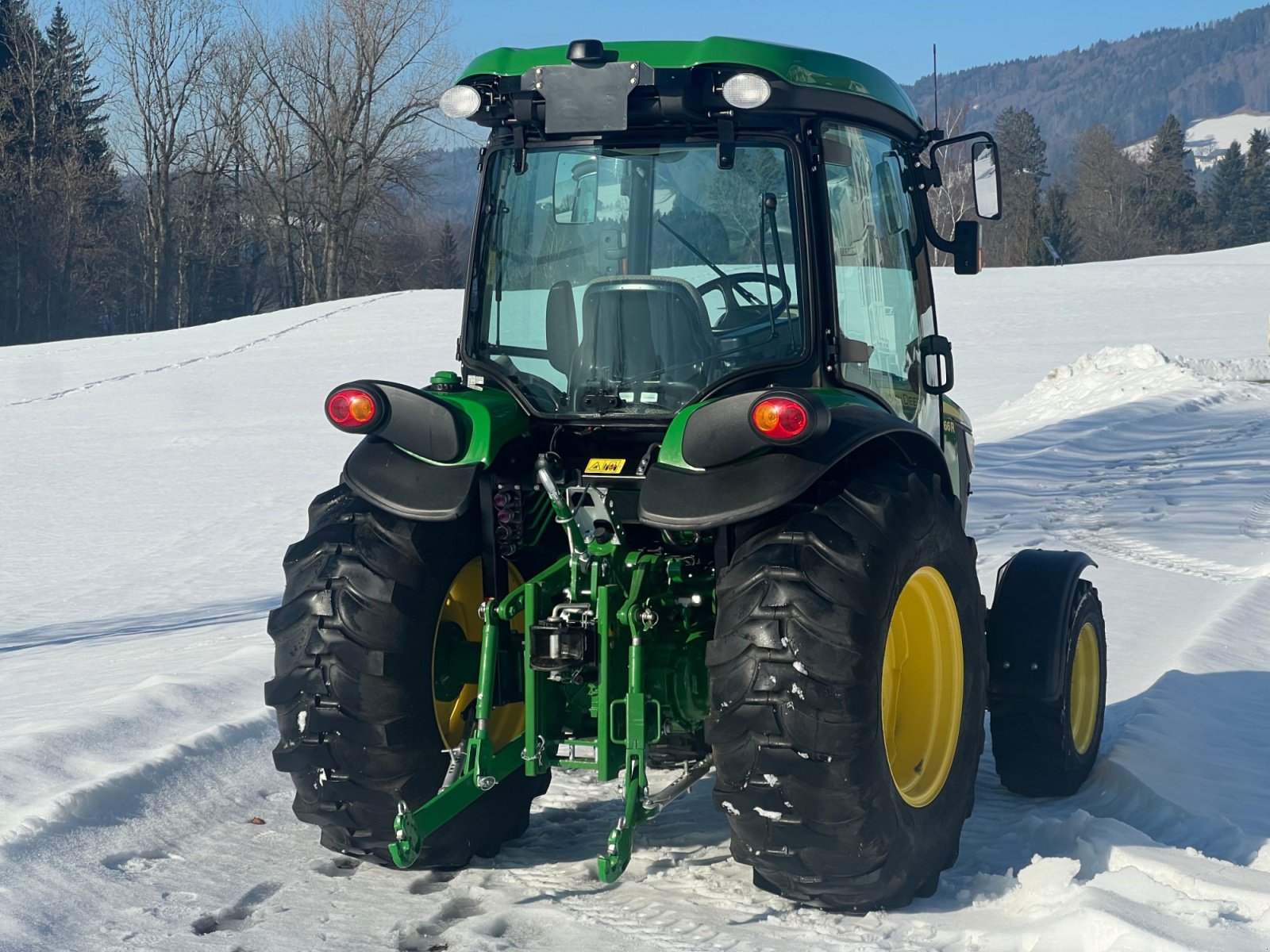 Kommunaltraktor tipa John Deere 4066R, Gebrauchtmaschine u Mondsee (Slika 3)