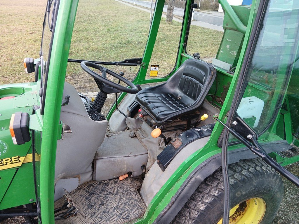 Kommunaltraktor типа John Deere 4115, Gebrauchtmaschine в Lengnau (Фотография 5)