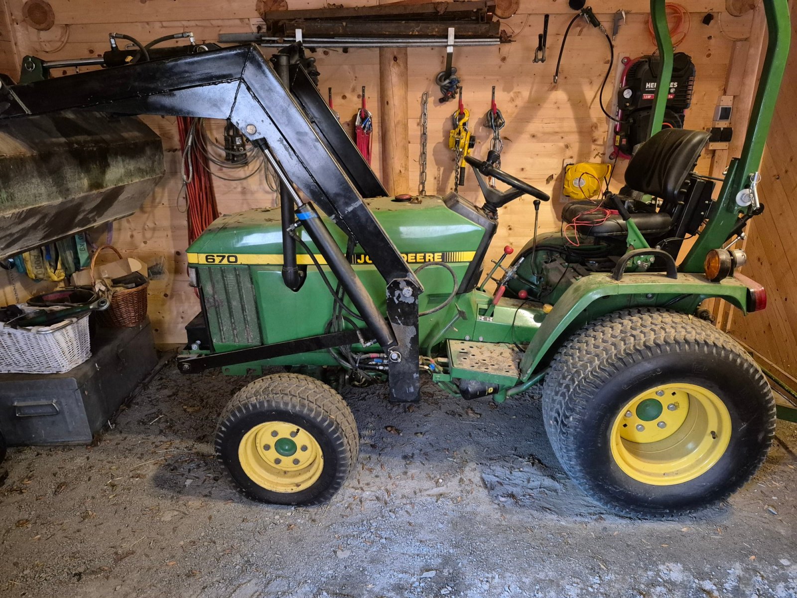 Kommunaltraktor del tipo John Deere 670, Gebrauchtmaschine In Döbriach (Immagine 1)