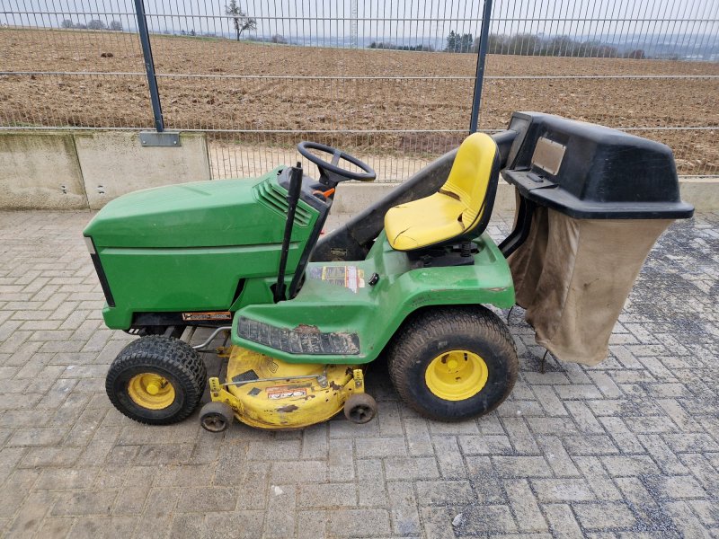 Kommunaltraktor des Typs John Deere LX176, Gebrauchtmaschine in Limburg-Staffel (Bild 1)
