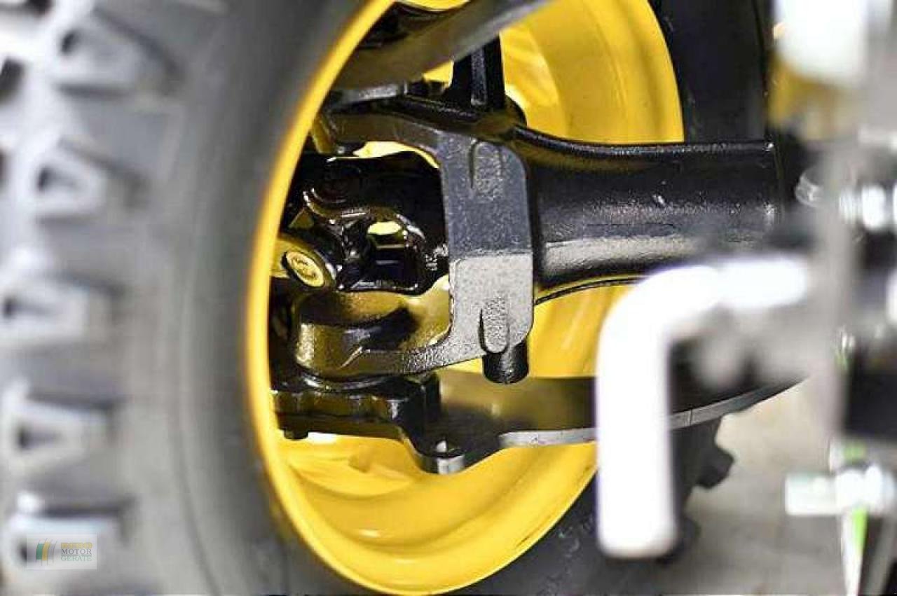 Kommunaltraktor des Typs John Deere X949 KOMPAKTTRAKTOR, Neumaschine in Cloppenburg (Bild 4)